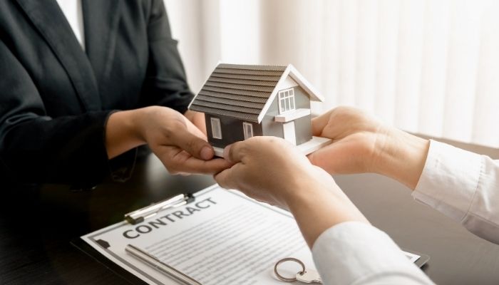 ¿Cómo Comprar una Casa en España Desde el Extranjero Siendo Español?